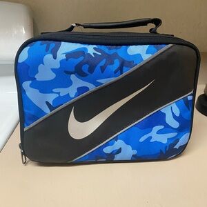 Nike camo lunch Bag